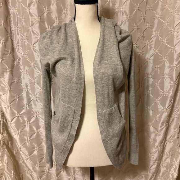 Lululemon Gray Cabin Yogi Wrap
Heathered Medium Grey Hooded Cardigan Sweater - Picture 3 of 13